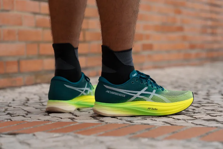 кроссовки ASICS Metaspeed Edge+