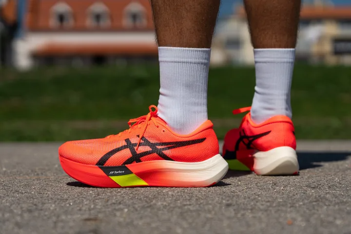 кроссовки ASICS Metaspeed Sky Paris