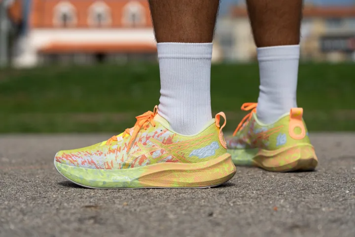 кроссовки ASICS Noosa Tri 16
