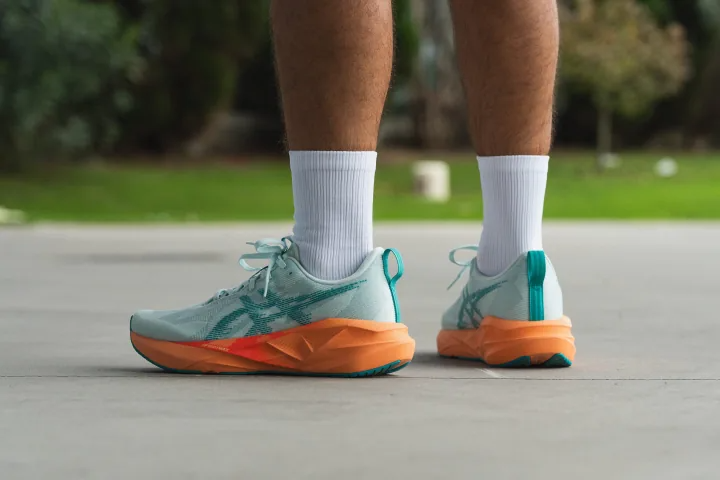 кроссовки ASICS Novablast 5