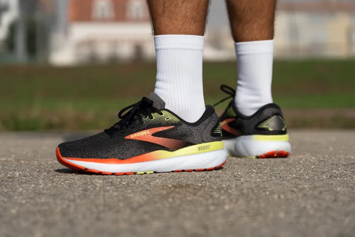 кроссовки Hoka Mach 6